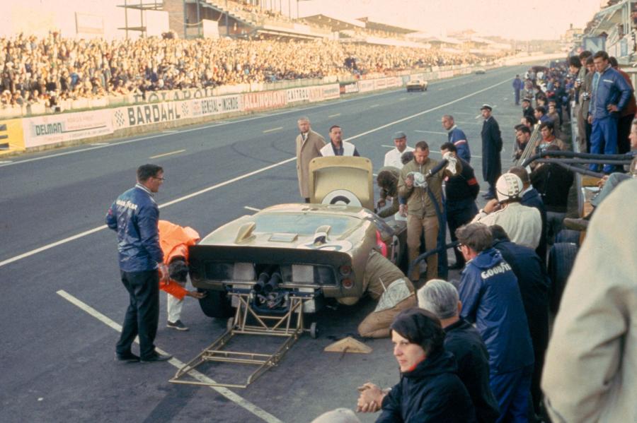  Ford GT40 (Mk II) 1965 года  (фото 57 из 118)